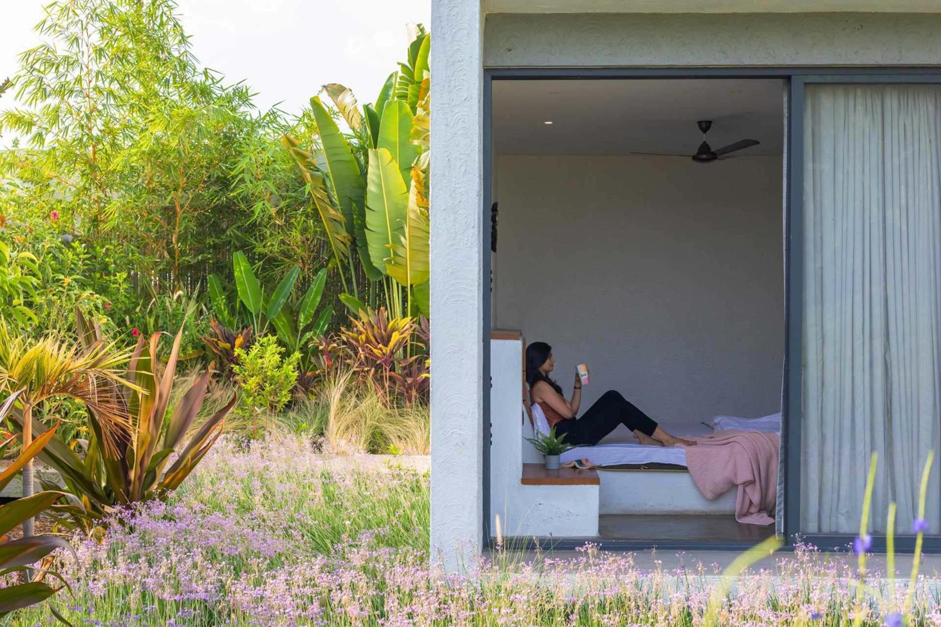 Open House By Stayvista: Nature Retreat with Pool & Expansive Lawn Shikrapur Exterior photo